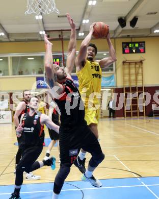 Basketball 2. Liga 2022/2023. Playoff.  2. Runde. Woerthersee Piraten gegen Mistelbach Mustangs.  Marcus Holyfield  (Piraten),  Michal Norwa (Mistelbach). Klagenfurt, am 18.3.2023.
Foto: Kuess
www.qspictures.net
---
pressefotos, pressefotografie, kuess, qs, qspictures, sport, bild, bilder, bilddatenbank