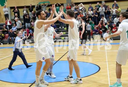 Basketball 2. Liga 2022/2023. Playoff.  2. Runde. KOS Celovec gegen Guessing Blackbirds.   Jubel Dalibor Cevriz, Andi Smrtnik (KOS). Klagenfurt, am 19.3.2023.
Foto: Kuess
www.qspictures.net
---
pressefotos, pressefotografie, kuess, qs, qspictures, sport, bild, bilder, bilddatenbank