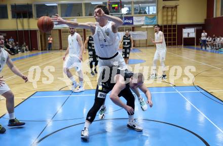 Basketball 2. Liga 2022/2023. Playoff.  2. Runde. KOS Celovec gegen Guessing Blackbirds.   Andi Smrtnik (KOS),  Mate Horvath (Guessing). Klagenfurt, am 19.3.2023.
Foto: Kuess
www.qspictures.net
---
pressefotos, pressefotografie, kuess, qs, qspictures, sport, bild, bilder, bilddatenbank