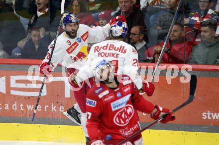 EBEL. Eishockey Bundesliga. EC KAC gegen Salzburg.  Torjubel Peter Schneider, Troy Wayne Bourke (Salzburg). Klagenfurt, am 31.3.2023.
Foto: Kuess
www.qspictures.net
---
pressefotos, pressefotografie, kuess, qs, qspictures, sport, bild, bilder, bilddatenbank