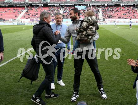 Fussball Bundesliga. SK Austria Klagenfurt gegen Salzburg. Verabschiedung Markus Pink. Arno Arthofer, Matthias Imhof, Markus Pink  (Klagenfurt). Klagenfurt, am 2.4.2023.
Foto: Kuess
---
pressefotos, pressefotografie, kuess, qs, qspictures, sport, bild, bilder, bilddatenbank