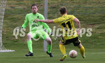 Fussball. Unterliga Ost. St. Veit  gegen Bad St. Leonhard.  Rene Arno Robitsch  (St. Veit),   Andreas Steinkellner (Bad St. Leonhard). St. Veit, 1.4.2023.
Foto: Kuess


---
pressefotos, pressefotografie, kuess, qs, qspictures, sport, bild, bilder, bilddatenbank