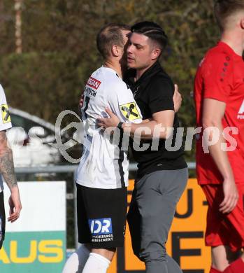 Fussball. Kaerntner Liga. Bleiburg gegen ATSV Wolfsberg.  Jubel Spielertrainer Patrick Paul Oswaldi, Co-Trainer Zan Sekaucnik  (Bleiburg),.  Bleiburg 22.4.2023.
Foto: Kuess


---
pressefotos, pressefotografie, kuess, qs, qspictures, sport, bild, bilder, bilddatenbank