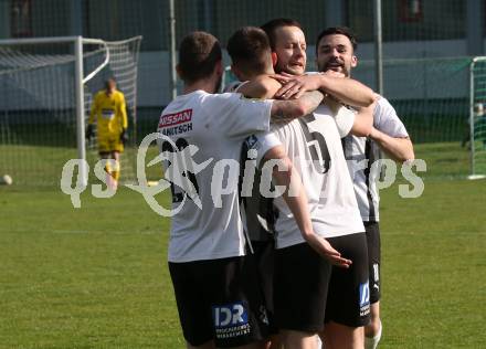 Fussball. Kaerntner Liga. Bleiburg gegen ATSV Wolfsberg.   Torjubel Adnan Besic, Teo Mrkonjic, Grega Klaric (Bleiburg),.  Bleiburg 22.4.2023.
Foto: Kuess


---
pressefotos, pressefotografie, kuess, qs, qspictures, sport, bild, bilder, bilddatenbank