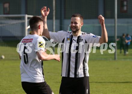 Fussball. Kaerntner Liga. Bleiburg gegen ATSV Wolfsberg.   Torjubel Adnan Besic, Teo Mrkonjic,  (Bleiburg),.  Bleiburg 22.4.2023.
Foto: Kuess


---
pressefotos, pressefotografie, kuess, qs, qspictures, sport, bild, bilder, bilddatenbank