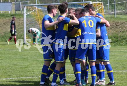 Fussball. 1. Klasse D. DSG Ferlach gegen Tainach.   Torjubel (Ferlach),. Ferlach 29.4.2023.
Foto: Kuess


---
pressefotos, pressefotografie, kuess, qs, qspictures, sport, bild, bilder, bilddatenbank