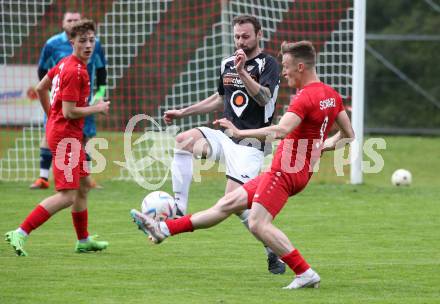 Fussball. Kaerntner Liga. Ferlach gegen Gmuend.  Hannes Marcel Schwarz  (Ferlach),    Philipp Platzer (Gmuend). Ferlach 29.4.2023.
Foto: Kuess


---
pressefotos, pressefotografie, kuess, qs, qspictures, sport, bild, bilder, bilddatenbank