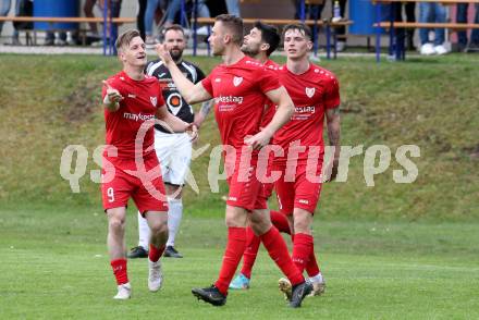Fussball. Kaerntner Liga. Ferlach gegen Gmuend.   Torjubel Hannes Marcel Schwarz, Martin Posratschnig  (Ferlach). Ferlach 29.4.2023.
Foto: Kuess


---
pressefotos, pressefotografie, kuess, qs, qspictures, sport, bild, bilder, bilddatenbank