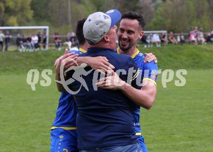 Fussball. 1. Klasse D. DSG Ferlach gegen Tainach.  Torjubel  Admir Hadzisulejmanovic (Ferlach). Ferlach 29.4.2023.
Foto: Kuess


---
pressefotos, pressefotografie, kuess, qs, qspictures, sport, bild, bilder, bilddatenbank