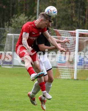 Fussball. Kaerntner Liga. Ferlach gegen Gmuend.  Hannes Marcel Schwarz  (Ferlach),  Christoph Gigler  (Gmuend). Ferlach 29.4.2023.
Foto: Kuess


---
pressefotos, pressefotografie, kuess, qs, qspictures, sport, bild, bilder, bilddatenbank