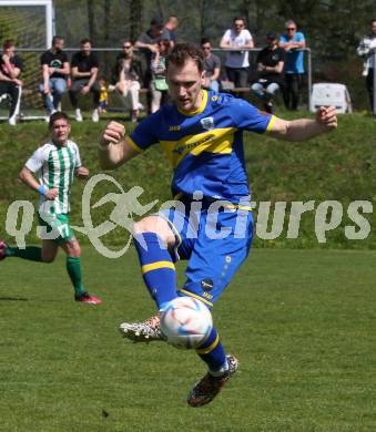 Fussball. 1. Klasse D. DSG Ferlach gegen Tainach.  Michael Krainer (Ferlach). Ferlach 29.4.2023.
Foto: Kuess


---
pressefotos, pressefotografie, kuess, qs, qspictures, sport, bild, bilder, bilddatenbank