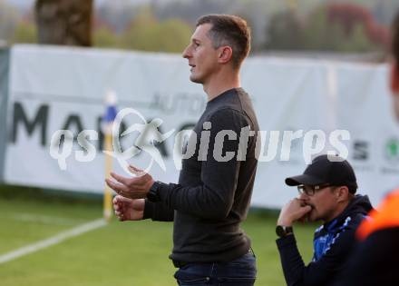 Fussball Rgionalliga. Treibach gegen Allerheiligen. Trainer Karl Schweighofer   (Treibach). Treibach 5.5.2023.
Foto: Kuess


---
pressefotos, pressefotografie, kuess, qs, qspictures, sport, bild, bilder, bilddatenbank