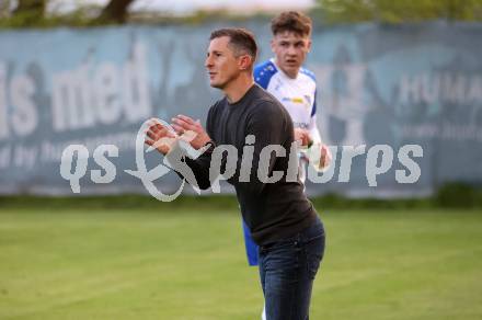 Fussball Rgionalliga. Treibach gegen Allerheiligen.   Trainer Karl Schweighofer (Treibach). Treibach 5.5.2023.
Foto: Kuess


---
pressefotos, pressefotografie, kuess, qs, qspictures, sport, bild, bilder, bilddatenbank