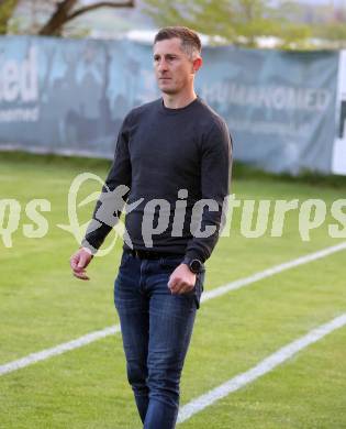 Fussball Rgionalliga. Treibach gegen Allerheiligen.  Trainer Karl Schweighofer  (Treibach). Treibach 5.5.2023.
Foto: Kuess


---
pressefotos, pressefotografie, kuess, qs, qspictures, sport, bild, bilder, bilddatenbank