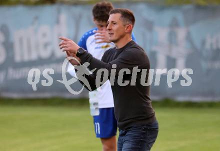 Fussball Rgionalliga. Treibach gegen Allerheiligen.  Trainer Karl Schweighofer  (Treibach). Treibach 5.5.2023.
Foto: Kuess


---
pressefotos, pressefotografie, kuess, qs, qspictures, sport, bild, bilder, bilddatenbank
