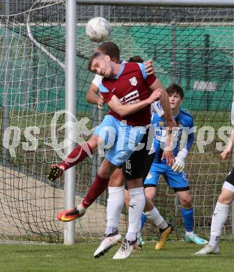 Fussball Kaerntner Liga. Bleiburg gegen Maria Saal.  Lovro Plimon  (Bleiburg),   Ilias Chaschmagamadov (Maria Saal). Bleiburg 6.5.2023.
Foto: Kuess


---
pressefotos, pressefotografie, kuess, qs, qspictures, sport, bild, bilder, bilddatenbank