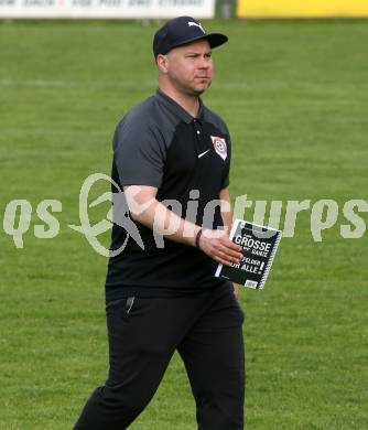 Fussball Kaerntner Liga. Bleiburg gegen Maria Saal.  Trainer Hannes Lassnig (Maria Saal). Bleiburg 6.5.2023.
Foto: Kuess


---
pressefotos, pressefotografie, kuess, qs, qspictures, sport, bild, bilder, bilddatenbank