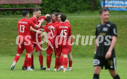 Fussball Kaerntner Liga. Ferlach Atus gegen St. Jakob/Ros.   Torjubel  (Ferlach). Klagenfurt, 13.5.2023.
Foto: Kuess


---
pressefotos, pressefotografie, kuess, qs, qspictures, sport, bild, bilder, bilddatenbank