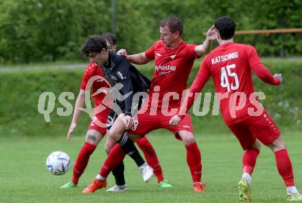 Fussball Kaerntner Liga. Ferlach Atus gegen St. Jakob/Ros.  Dejan Kern  (Ferlach),   Manuel Thomas Guggenberger (St. Jakob). Klagenfurt, 13.5.2023.
Foto: Kuess


---
pressefotos, pressefotografie, kuess, qs, qspictures, sport, bild, bilder, bilddatenbank