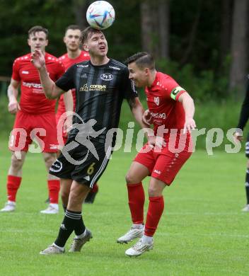 Fussball Kaerntner Liga. Ferlach Atus gegen St. Jakob/Ros.   Dominik Mak  (Ferlach),  Florian Schaller  (St. Jakob). Klagenfurt, 13.5.2023.
Foto: Kuess


---
pressefotos, pressefotografie, kuess, qs, qspictures, sport, bild, bilder, bilddatenbank