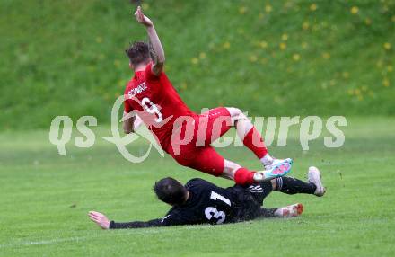 Fussball Kaerntner Liga. Ferlach Atus gegen St. Jakob/Ros.   Hannes Marcel Schwarz (Ferlach),   Fabio Putzl (St. Jakob). Klagenfurt, 13.5.2023.
Foto: Kuess


---
pressefotos, pressefotografie, kuess, qs, qspictures, sport, bild, bilder, bilddatenbank