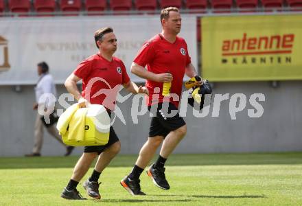 Fussball Bundesliga. SK Austria Klagenfurt gegen FK Austria Wien. Physiotherapeut HARALD WAGNER, Masseur MATEJ VIDOVIC  (Klagenfurt). Klagenfurt, am 21.5.2023.
Foto: Kuess
---
pressefotos, pressefotografie, kuess, qs, qspictures, sport, bild, bilder, bilddatenbank