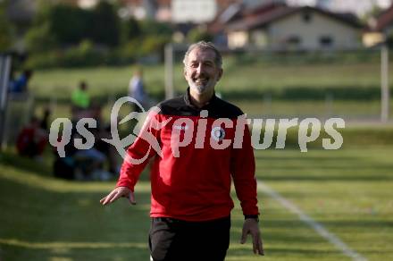 Fussball Kaerntner Liga. SK Austria Klagenfurt gegen Spittal.  Trainer Nenad Pavicevic  (Austria Klagenfurt).  Brueckl, am 27.5.2023.
Foto: Kuess



---
pressefotos, pressefotografie, kuess, qs, qspictures, sport, bild, bilder, bilddatenbank