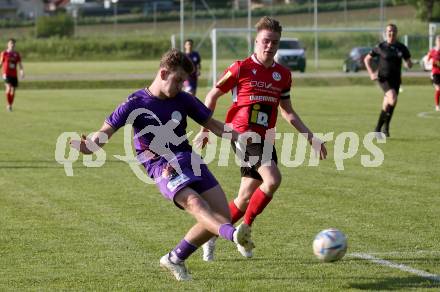 Fussball Kaerntner Liga. SK Austria Klagenfurt gegen Spittal. Moritz Berg  (Austria Klagenfurt),  Ralph Roman Scheer (Spittal). Brueckl, am 27.5.2023.
Foto: Kuess



---
pressefotos, pressefotografie, kuess, qs, qspictures, sport, bild, bilder, bilddatenbank