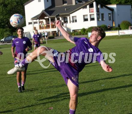 Fussball Kaerntner Liga. SK Austria Klagenfurt gegen Spittal.  Moritz Berg (Austria Klagenfurt).  Brueckl, am 27.5.2023.
Foto: Kuess



---
pressefotos, pressefotografie, kuess, qs, qspictures, sport, bild, bilder, bilddatenbank