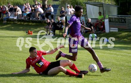 Fussball Kaerntner Liga. SK Austria Klagenfurt gegen Spittal.  Mersei Dieu Nsandi (Austria Klagenfurt), Killian Brandner (Spittal). Brueckl, am 27.5.2023.
Foto: Kuess



---
pressefotos, pressefotografie, kuess, qs, qspictures, sport, bild, bilder, bilddatenbank