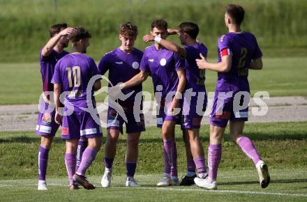 Fussball Kaerntner Liga. SK Austria Klagenfurt gegen Spittal.  Torjubel Moritz Berg, Matthew Richard Wordsworth Durrans, Alexander Fuchs, Mateusz Maksymilian Cichon, Florian Georg Weiss  (Austria Klagenfurt).  Brueckl, am 27.5.2023.
Foto: Kuess



---
pressefotos, pressefotografie, kuess, qs, qspictures, sport, bild, bilder, bilddatenbank