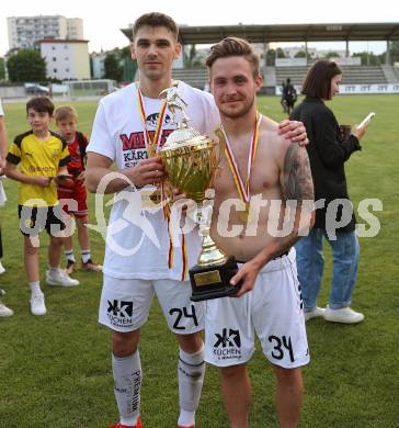 Fussball Kaerntner Liga. ASK gegen Lendorf. Meisterfeier  Matic Ahacic, Matic Kopac (ASK).  KLagenfurt, am 2.6.2023.
Foto: Kuess



---
pressefotos, pressefotografie, kuess, qs, qspictures, sport, bild, bilder, bilddatenbank