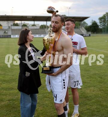 Fussball Kaerntner Liga. ASK gegen Lendorf. Meisterfeier  Mateo Grubor (ASK).  KLagenfurt, am 2.6.2023.
Foto: Kuess



---
pressefotos, pressefotografie, kuess, qs, qspictures, sport, bild, bilder, bilddatenbank