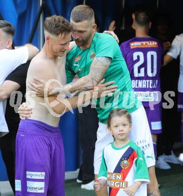 Fussball Bundesliga. SK Austria Klagenfurt gegen SK Rapid Wien.  Fabian Miesenboeck,  (Klagenfurt),  Guido Burgstaller  (Rapid).  Klagenfurt, am 3.6.2023.
Foto: Kuess
---
pressefotos, pressefotografie, kuess, qs, qspictures, sport, bild, bilder, bilddatenbank