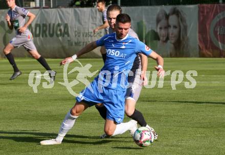 Fussball KFV Cup. SAK gegen Dellach/Gail.  Hrvoje Jakovljevic (SAK),  Lukas Fabian Santner  (Dellach). Klagenfurt, am 17.6.2023.
Foto: Kuess



---
pressefotos, pressefotografie, kuess, qs, qspictures, sport, bild, bilder, bilddatenbank