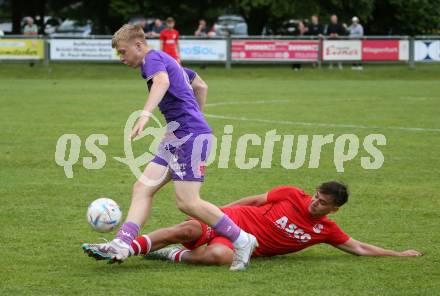 Fussball Kaerntner Liga. SK Austria KLagenfurt Amateure gegen ATSV Wolfsberg.  Nico Lukasser-Weitlaner (Austria Klagenfurt),  Denin Begic  (Wolfsberg). Brueckl, am 9.6.2023.
Foto: Kuess



---
pressefotos, pressefotografie, kuess, qs, qspictures, sport, bild, bilder, bilddatenbank