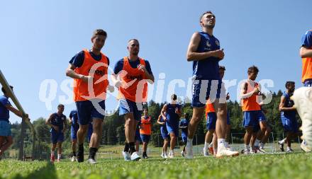 Fussball Bundesliga. Training SK Austria Klagenfurt.   Till Schumacher, Turgay Gemicibasi, Andrew Irving. Viktring, am 26.4.2023.
Foto: Kuess



---
pressefotos, pressefotografie, kuess, qs, qspictures, sport, bild, bilder, bilddatenbank