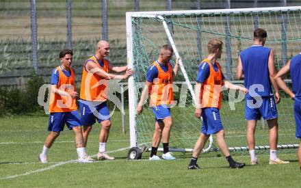 Fussball Bundesliga. Training SK Austria Klagenfurt.  Fabio Markelic, Nicolas Wimmer, Turgay Gemicibasi . Viktring, am 26.4.2023.
Foto: Kuess



---
pressefotos, pressefotografie, kuess, qs, qspictures, sport, bild, bilder, bilddatenbank