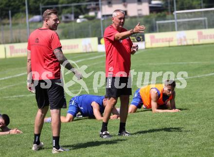 Fussball Bundesliga. Training SK Austria Klagenfurt.   Co-Trainer Martin Lassnig, Trainer Peter Pacult. Viktring, am 26.4.2023.
Foto: Kuess



---
pressefotos, pressefotografie, kuess, qs, qspictures, sport, bild, bilder, bilddatenbank