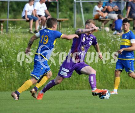 Fussball Bundesliga Testspiel. DSG/Atus Ferlach gegen SK Austria Klagenfurt.  Thomas Schmautz(Ferlach),   Jonas Arweiler  (Austria KLagenfurt). Ferlach, am 30.6.2023.
Foto: Kuess



---
pressefotos, pressefotografie, kuess, qs, qspictures, sport, bild, bilder, bilddatenbank