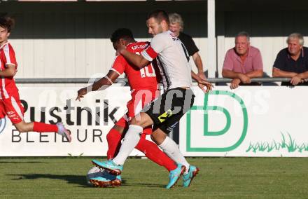 Fussball Kaerntner Liga. Bleiburg gegen KAC.  Adnan Besic  (Bleiburg),   Sandro Jose Da Silva  (KAC). Bleiburg, am 12.8.2023.
Foto: Kuess
---
pressefotos, pressefotografie, kuess, qs, qspictures, sport, bild, bilder, bilddatenbank