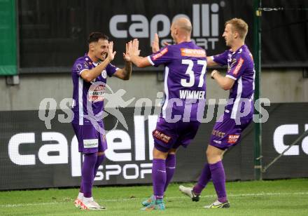 Fussball Bundesliga. SK Austria Klagenfurt gegen Cashpoint SCR Altach.   Torjubel Sinan Karweina, Nicolas Wimmer, Christopher Cvetko (Klagenfurt).   Klagenfurt, am 19.8.2023.
Foto: Kuess
---
pressefotos, pressefotografie, kuess, qs, qspictures, sport, bild, bilder, bilddatenbank