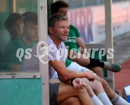 Fussball Unterliga West. Lienz gegen Woelfnitz   Trainer Guenter Tabernig (Lienz). Lienz am 26.8.2023.
Foto: Kuess
---
pressefotos, pressefotografie, kuess, qs, qspictures, sport, bild, bilder, bilddatenbank