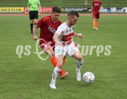 Fussball Unterliga West. Lienz gegen Woelfnitz    Antonel Cabraja (Lienz),   Aljaz Tot  (Woelfnitz). Lienz am 26.8.2023.
Foto: Kuess
---
pressefotos, pressefotografie, kuess, qs, qspictures, sport, bild, bilder, bilddatenbank