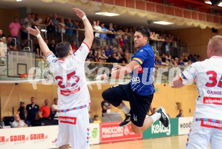 Handball BUndesliga. SC Ferlach gegen HC FIVERS WAT Margareten.  MLadan Jovanovic,  (SCF),  Marc-Andre Haunold  (Margareten). Ferlach, am 5.9.2023.
Foto: Kuess
---
pressefotos, pressefotografie, kuess, qs, qspictures, sport, bild, bilder, bilddatenbank
