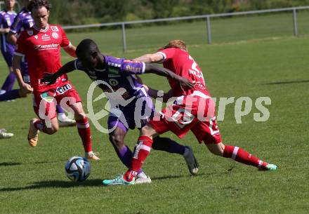 Fussball.  Testspiel. Austria Klagenfurt gegen GAK. Solomon Bonnah (Klagenfurt),  Felix Holzhacker (GAK).   Viktring, 8.9.2023.
Foto: Kuess
---
pressefotos, pressefotografie, kuess, qs, qspictures, sport, bild, bilder, bilddatenbank