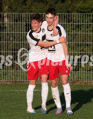 Fussball Kaerntner Liga. Kraig gegen Spittal.  Torjubel Adrian Steurer, Samuel Muellmann  (Spittal). Kraig, am 9.9.2023.
Foto: Kuess
---
pressefotos, pressefotografie, kuess, qs, qspictures, sport, bild, bilder, bilddatenbank