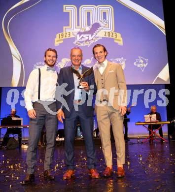 Eishockey Bundesliga. 100 Jahr Feier VSV.   Alexander Rauchenwald, Peter Raffl, Philipp Lindner. Villach, am 21.9.2023.
Foto: Kuess
www.qspictures.net
---
pressefotos, pressefotografie, kuess, qs, qspictures, sport, bild, bilder, bilddatenbank