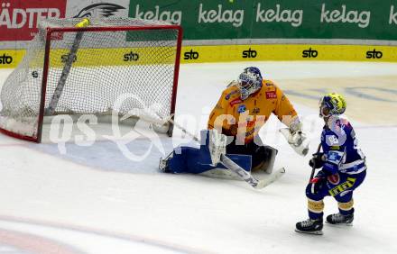 EBEL. Eishockey Bundesliga. EC VSV gegen Asiago Hockey.   Anthony Luciani,   (VSV),  Marco De Filippo Roia (Asiago). Villach, am 26.9.2023
Foto: Kuess
www.qspictures.net
---
pressefotos, pressefotografie, kuess, qs, qspictures, sport, bild, bilder, bilddatenbank