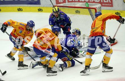 EBEL. Eishockey Bundesliga. EC VSV gegen Asiago Hockey.   Arturs Kulda, Dylan Macpherson,   (VSV),  Nicholas Samuel Saracino, William Charles Rapuzzi, Allan Joseph McShane (Asiago). Villach, am 26.9.2023
Foto: Kuess
www.qspictures.net
---
pressefotos, pressefotografie, kuess, qs, qspictures, sport, bild, bilder, bilddatenbank